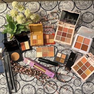 Lots of UNUSED eye make-up from monthly beauty boxes I’ve received!